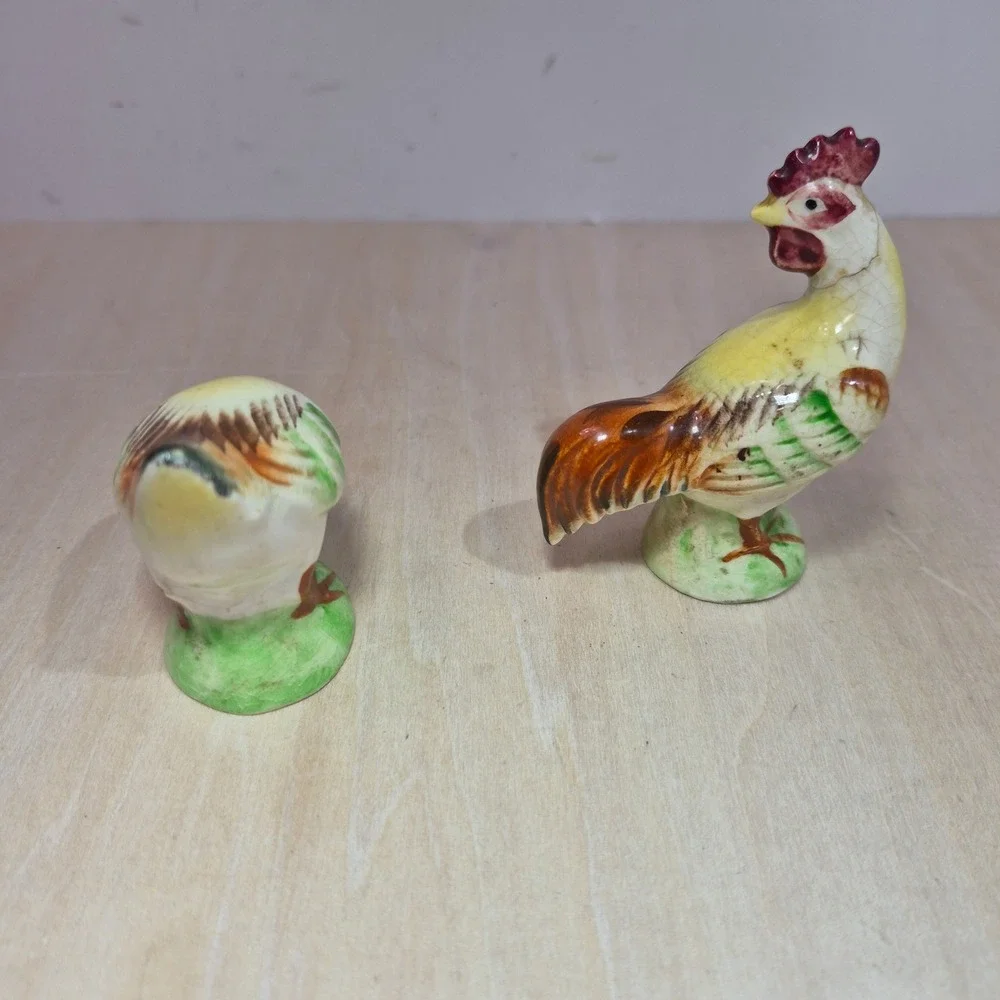 Vintage Rooster and Hen Salt‎ and Pepper Shakers Ceramic Japan Farmhouse Decor